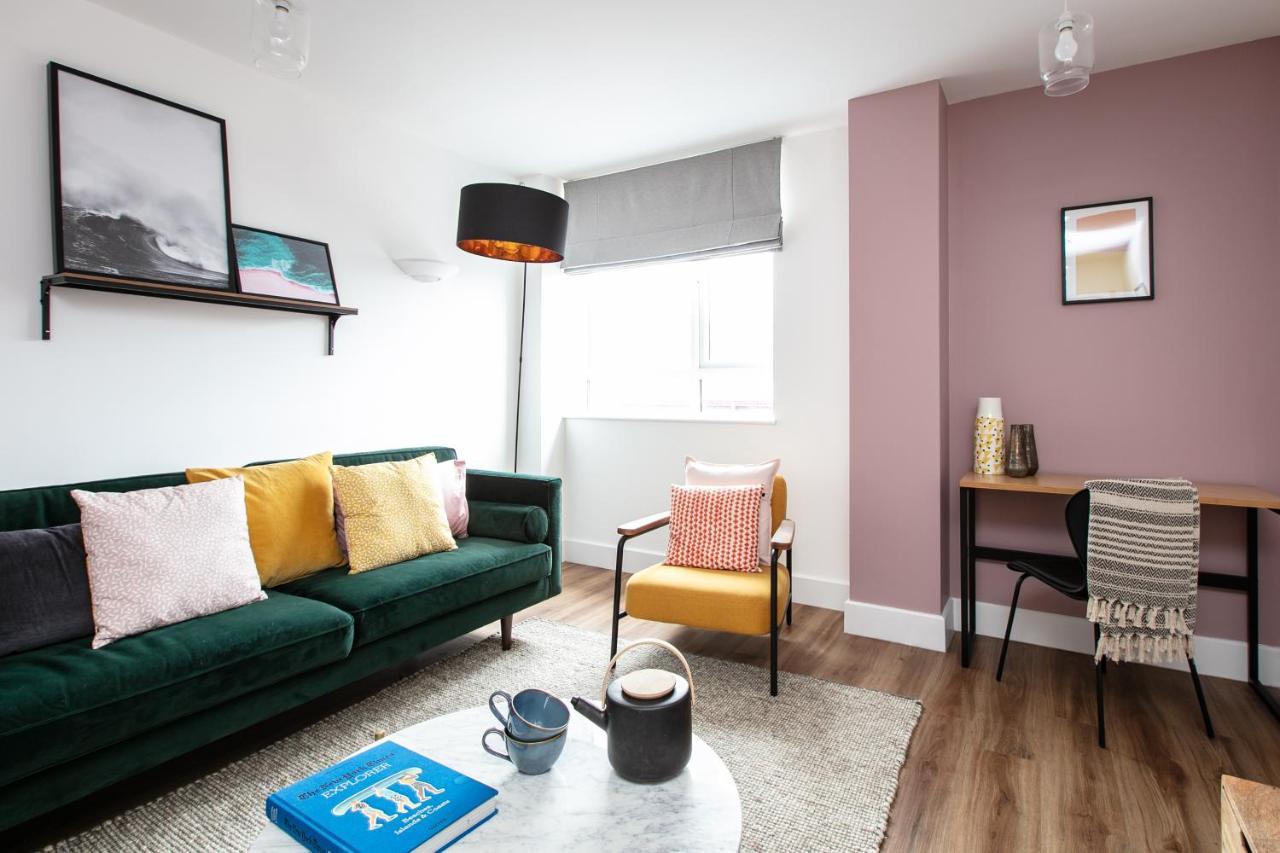 Apartment Centre - Free Parking - Stylish 2 Bedroom Bristol